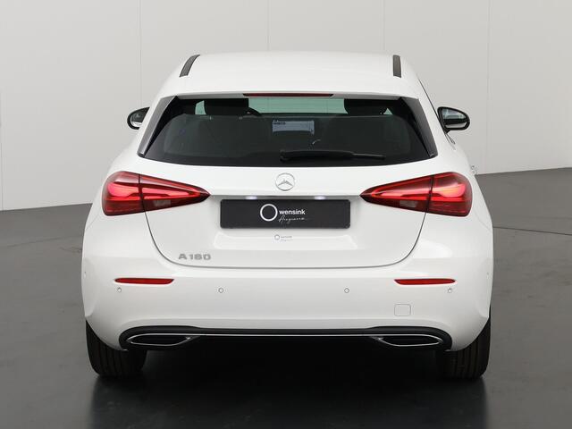 Mercedes-Benz A-KLASSE 180 Star Edition Luxury Line | Led verlichting | Achteruitrijcamera | Zitcomfortpakket | Sfeerverlichting | facelift type