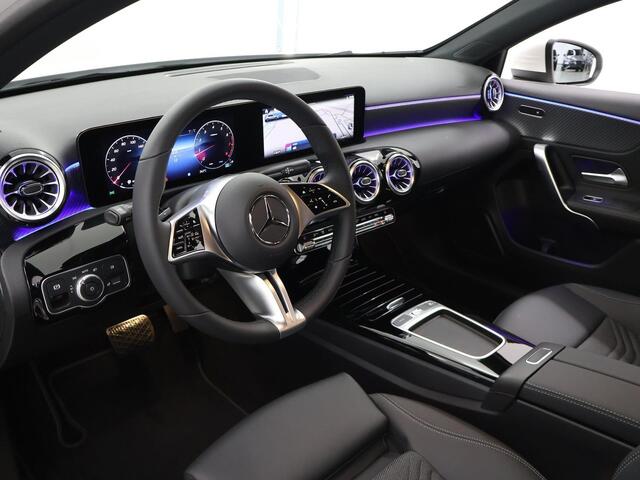 Mercedes-Benz A-KLASSE 180 Star Edition Luxury Line | Led verlichting | Achteruitrijcamera | Zitcomfortpakket | Sfeerverlichting | facelift type