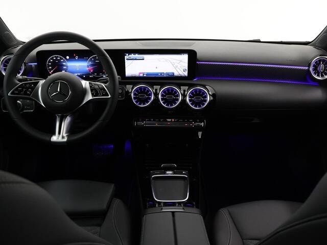 Mercedes-Benz A-KLASSE 180 Star Edition Luxury Line | Led verlichting | Achteruitrijcamera | Zitcomfortpakket | Sfeerverlichting | facelift type