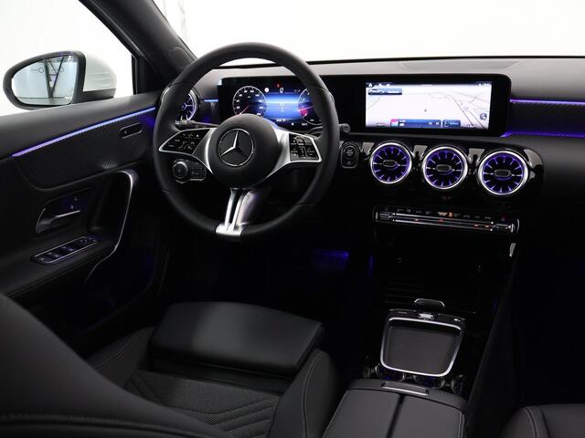 Mercedes-Benz A-KLASSE 180 Star Edition Luxury Line | Led verlichting | Achteruitrijcamera | Zitcomfortpakket | Sfeerverlichting | facelift type