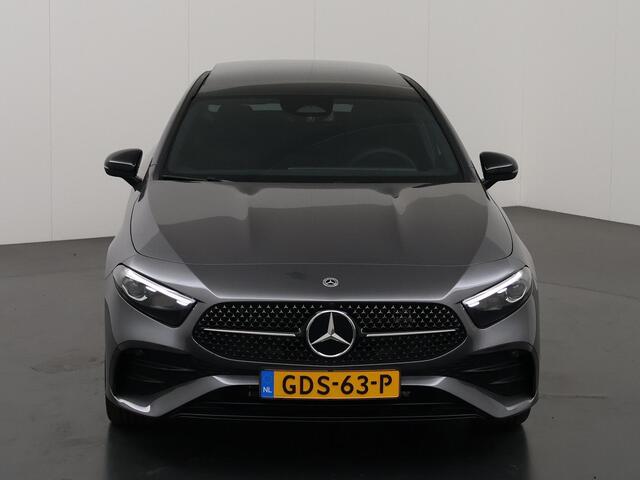 Mercedes-Benz A-KLASSE 250 e AMG Line | Panoramadak | Night | Sfeerverlichting | Achteruitrijcamera | Stuurverwarming