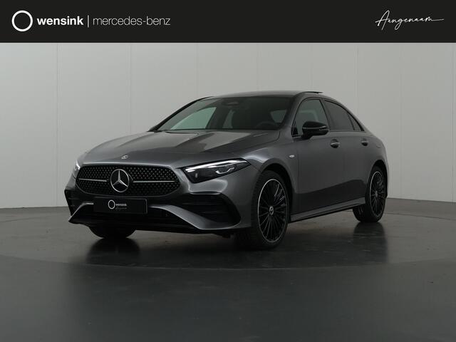 Mercedes-Benz A-KLASSE Limousine 250 e Business Solution AMG | Panoramadak | Night pakket | 19 Inch AMG | DAB+