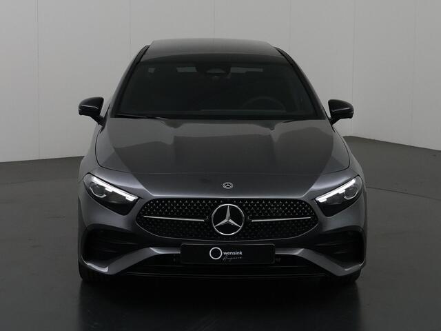 Mercedes-Benz A-KLASSE Limousine 250 e Business Solution AMG | Panoramadak | Night pakket | 19 Inch AMG | DAB+