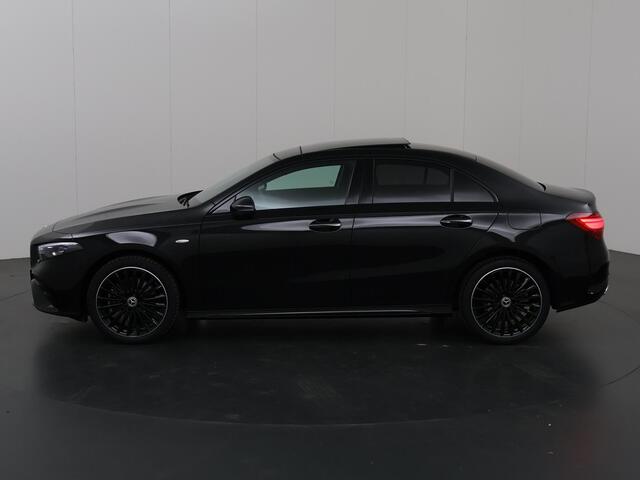 Mercedes-Benz A-KLASSE 250 e Limousine Business Solution AMG Panoramadak | Night-pakket | 19" Velgen