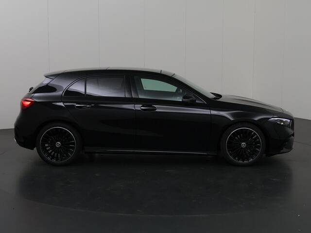 Mercedes-Benz A-KLASSE 180 Business Solution AMG Panoramadak | Multibeam led | Nightpakket | Sfeerverlichting |