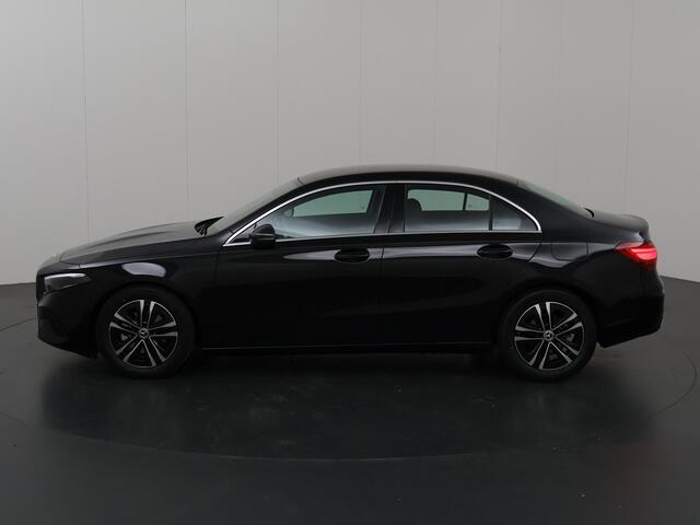 Mercedes-Benz A-KLASSE 180 Limousine Business Solution Luxury | Stoelverwarming | Led koplampen | Navigatie