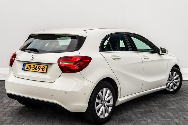 Mercedes-Benz A-KLASSE 160 102 PK Ambition RIJKLAAR INCL: GARANTIE. | Sport Stoelen | 16 inch LMV | Airco | Cr control | Metallic | Navi |