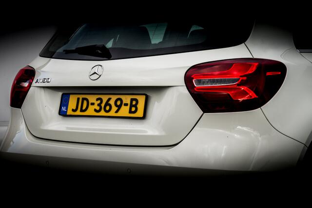 Mercedes-Benz A-KLASSE 160 102 PK Ambition RIJKLAAR INCL: GARANTIE. | Sport Stoelen | 16 inch LMV | Airco | Cr control | Metallic | Navi |