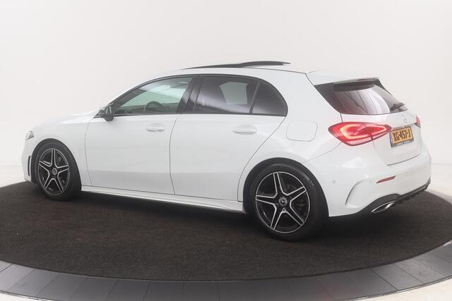 Mercedes-Benz A-KLASSE 180 AMG Night Upgrade | Panoramadak | DAB+ | Widescreen | Stoelverwarming | Camera | Navigatie | Park Assist | Full LED