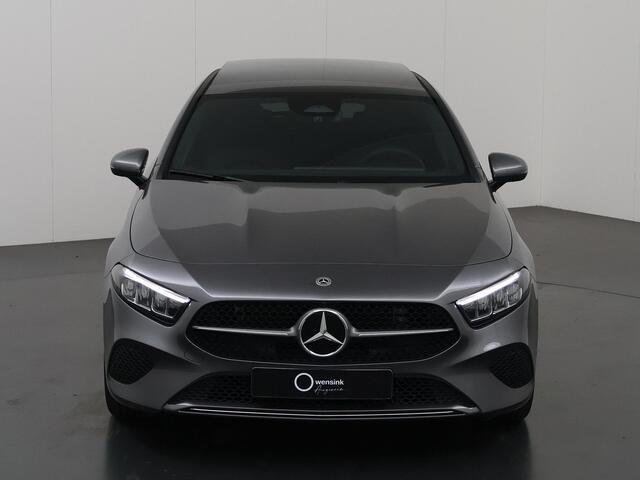 Mercedes-Benz A-KLASSE 180 Business Line |Elektrisch glazen panorama-dak| Getint glas | 2 zone clima | widescreen | Stoelverwarming