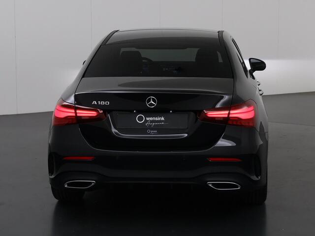 Mercedes-Benz A-KLASSE 180 Limousine Star Edition AMG Line | Night pakket | Camera | Panoramadak |
