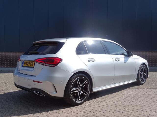 Mercedes-Benz A-KLASSE 180 Business Solution AMG Automaat, Camera, Sfeerverlichting, Navigatie, Multimedia, Airco/ECC, CruiseControl, Leder/Alcantara, Parkeersensoren, LM-velgen