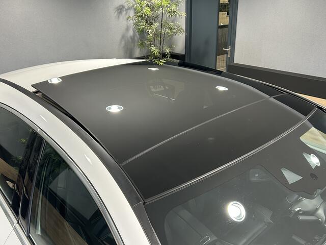 Mercedes-Benz A-KLASSE 250e AMG // Panormadak // Leder // Trekhaak // Distronic // Sfeerverlichting // Stoelverwarming