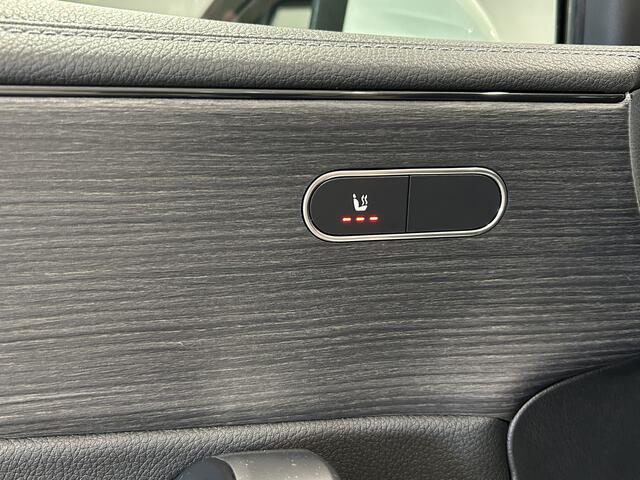 Mercedes-Benz A-KLASSE 250e AMG // Panormadak // Leder // Trekhaak // Distronic // Sfeerverlichting // Stoelverwarming