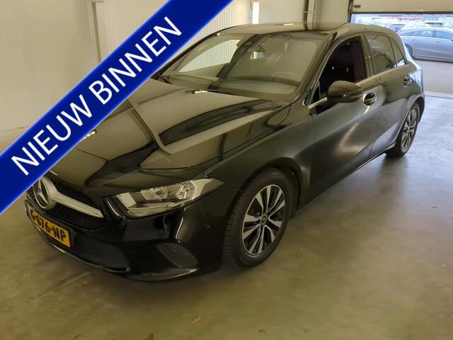 Mercedes-Benz A-KLASSE 180 Business Solution NL AUTO | WIDESCREEN | CAMERA | HALF LEDER | TREKHAAK |