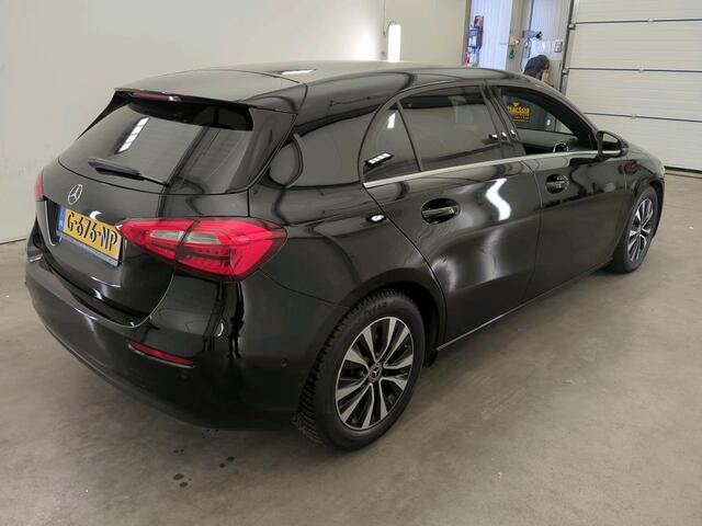 Mercedes-Benz A-KLASSE 180 Business Solution NL AUTO | WIDESCREEN | CAMERA | HALF LEDER | TREKHAAK |
