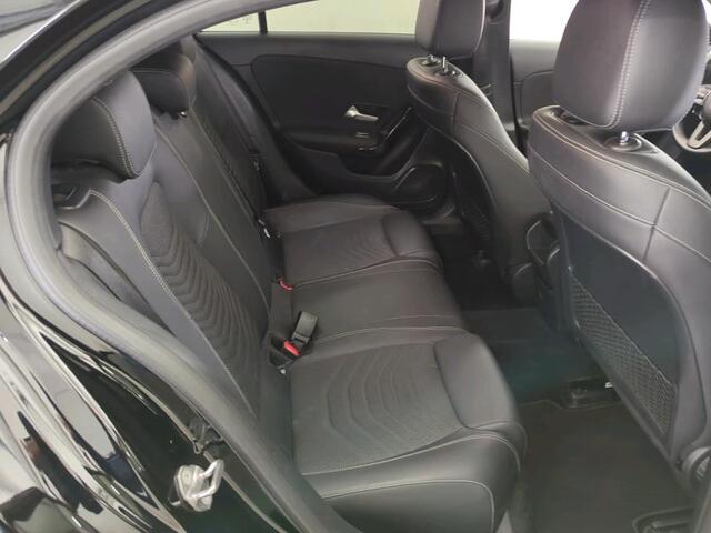 Mercedes-Benz A-KLASSE 180 Business Solution NL AUTO | WIDESCREEN | CAMERA | HALF LEDER | TREKHAAK |