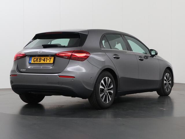 Mercedes-Benz A-KLASSE 180 Star Edition Stoelverwarming | 2x groot scherm | Led verl. | spiegelpakket | Achteruitrij camera |