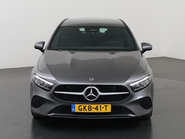 Mercedes-Benz A-KLASSE 180 Star Edition Stoelverwarming | 2x groot scherm | Led verl. | spiegelpakket | Achteruitrij camera |