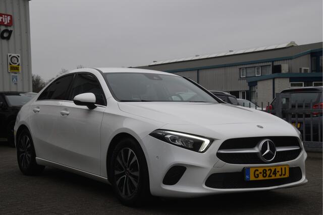 Mercedes-Benz A-KLASSE 200 Business Solution LED | Keyless | Digitaal dashboard | Stoelverwarming | LMV