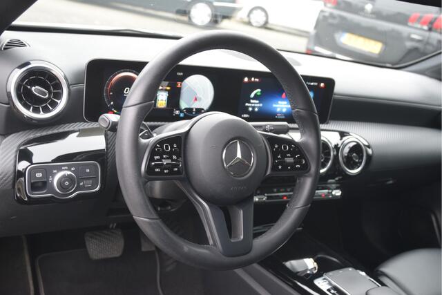 Mercedes-Benz A-KLASSE 200 Business Solution LED | Keyless | Digitaal dashboard | Stoelverwarming | LMV