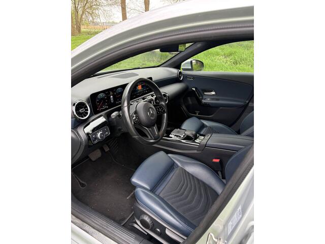 Mercedes-Benz A-KLASSE 180 d Premium Plus