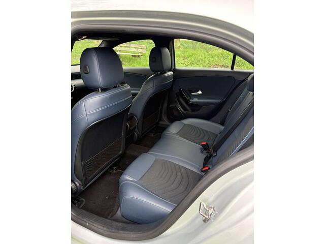 Mercedes-Benz A-KLASSE 180 d Premium Plus