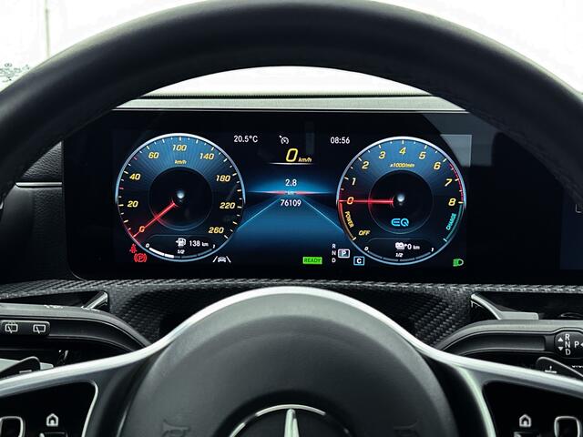 Mercedes-Benz A-KLASSE 250 e Plug-In Hybride | Auto Show Tilburg | Lichtmetalen velgen | MBUX wide screen | Navigatie \ Parking support met camera achter | Inclusief 24 maanden MB Certified garantie voor Europa.