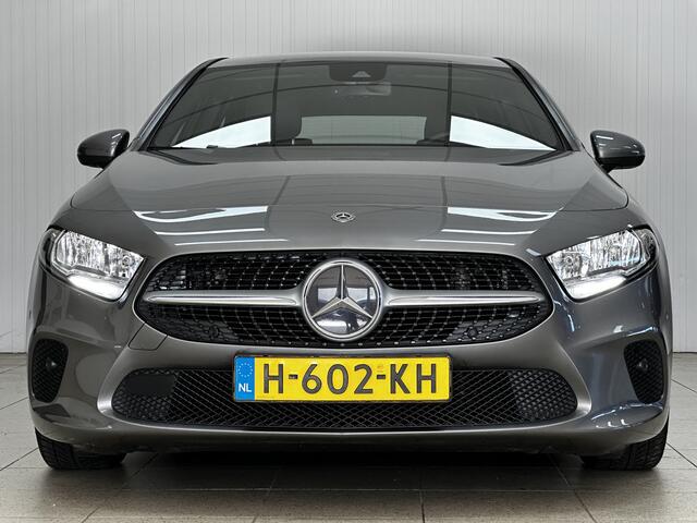 Mercedes-Benz A-KLASSE 160 Business Solution/ 16''LMV/ Zwarte Hemel!/ Camera/ Apple+Android/ Virtual Cockpit/ Keyless GO/ Clima/ Navi/ Cruise/ Bluetooth/ Multi.LEDER.Stuur/ Elek.Pakket/ Isofix/ PDC V+A.
