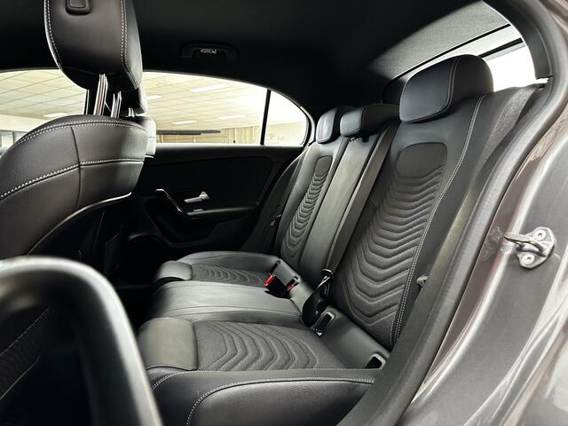 Mercedes-Benz A-KLASSE 160 Business Solution/ 16''LMV/ Zwarte Hemel!/ Camera/ Apple+Android/ Virtual Cockpit/ Keyless GO/ Clima/ Navi/ Cruise/ Bluetooth/ Multi.LEDER.Stuur/ Elek.Pakket/ Isofix/ PDC V+A.