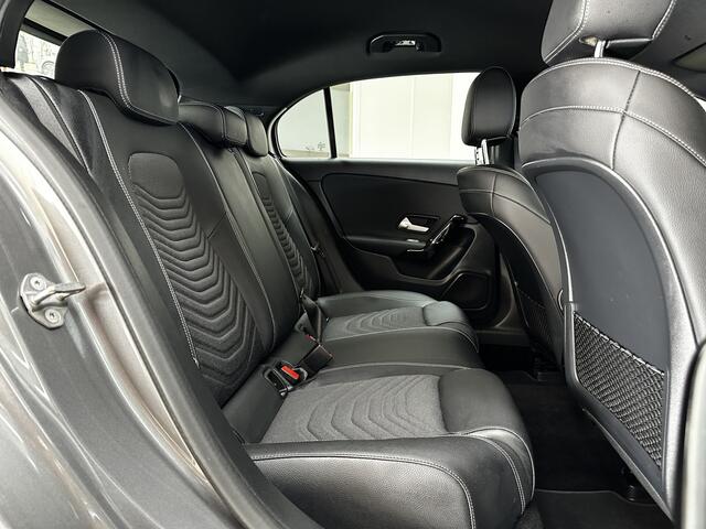 Mercedes-Benz A-KLASSE 160 Business Solution/ 16''LMV/ Zwarte Hemel!/ Camera/ Apple+Android/ Virtual Cockpit/ Keyless GO/ Clima/ Navi/ Cruise/ Bluetooth/ Multi.LEDER.Stuur/ Elek.Pakket/ Isofix/ PDC V+A.