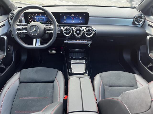 Mercedes-Benz A-KLASSE 250 e AMG Line Pano Sfeerverlichting Multibeam