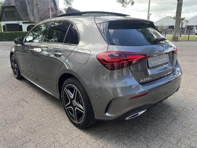 Mercedes-Benz A-KLASSE 250 e AMG Line Pano Sfeerverlichting Multibeam