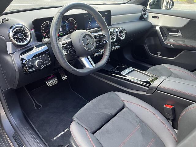 Mercedes-Benz A-KLASSE 250 e AMG Line Pano Sfeerverlichting Multibeam