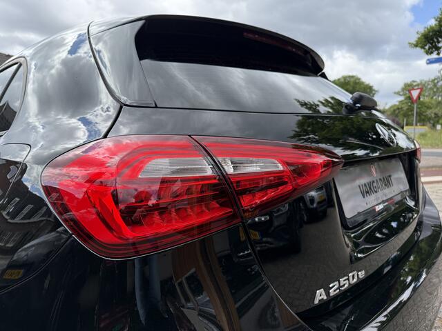 Mercedes-Benz A-KLASSE 250 e Plug-in Hybrid Aut., Clima | Navi & CarPlay | Pdc