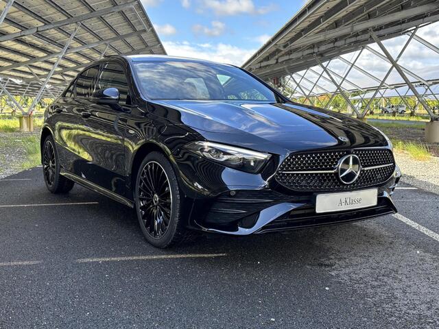 Mercedes-Benz A-KLASSE 250 e Business Solution AMG | Night | Panoramadak | Stoelverwarming | Sfeerverlichting | 360 camera |