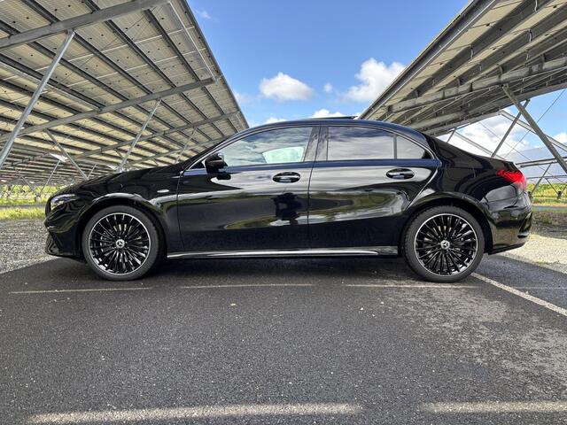 Mercedes-Benz A-KLASSE 250 e Business Solution AMG | Night | Panoramadak | Stoelverwarming | Sfeerverlichting | 360 camera |