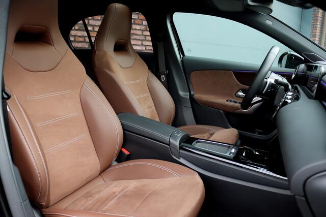 Mercedes-Benz A-KLASSE 250 e AMG Line Premium Aut8 | Distronic | Panoramadak | Burmester | Verwarmd Stuurwiel | Keyless Go | Camera | Multibeam LED |