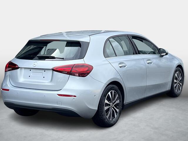 Mercedes-Benz A-KLASSE 180 Star Edition LIMITED | Apple CarPlay | Android Auto | Volledig Digitaal Display | Stoelverwarming | Parkeersensoren | Achteruitrijcamera | Elektrisch Inklapbare Buitenspiegels
