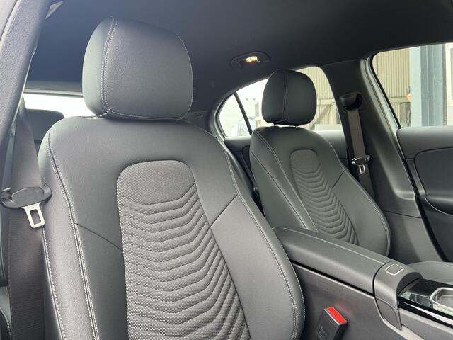 Mercedes-Benz A-KLASSE 180 Star Edition LIMITED | Apple CarPlay | Android Auto | Volledig Digitaal Display | Stoelverwarming | Parkeersensoren | Achteruitrijcamera | Elektrisch Inklapbare Buitenspiegels