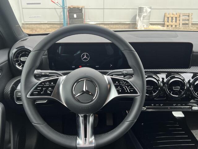 Mercedes-Benz A-KLASSE 180 Star Edition LIMITED | Apple CarPlay | Android Auto | Volledig Digitaal Display | Stoelverwarming | Parkeersensoren | Achteruitrijcamera | Elektrisch Inklapbare Buitenspiegels