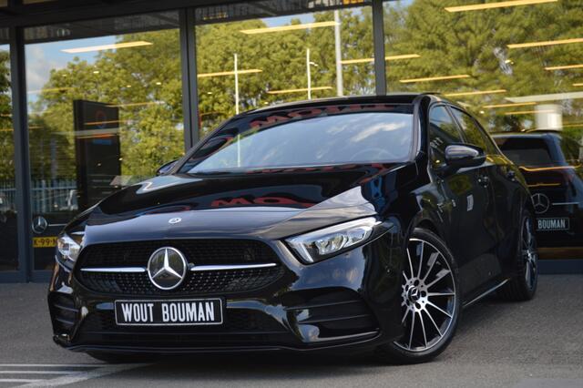 Mercedes-Benz A-KLASSE 180 AMG Led Panorama Widescreen Sfeer Camera Night Augmented Pdc