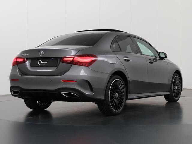 Mercedes-Benz A-KLASSE 250 e Limousine AMG Line Panoramadak | 19" AMG Velgen | MULTIBEAM LED-koplampen | Night-pakket