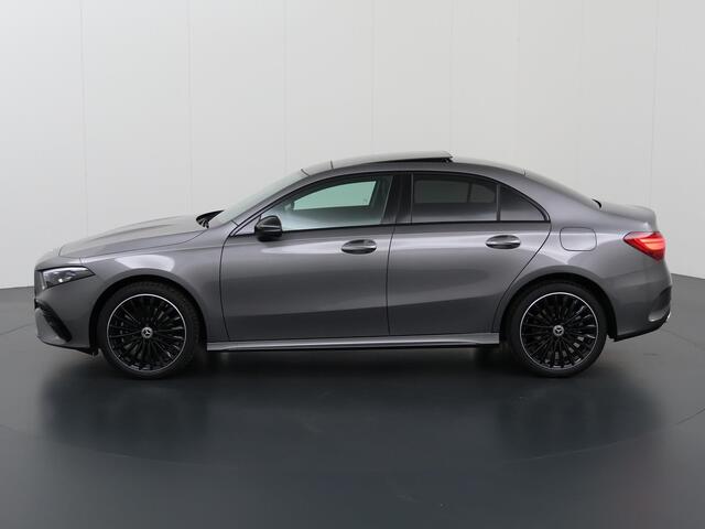 Mercedes-Benz A-KLASSE 250 e Limousine AMG Line Panoramadak | 19" AMG Velgen | MULTIBEAM LED-koplampen | Night-pakket