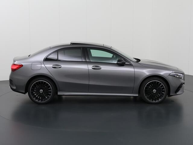Mercedes-Benz A-KLASSE 250 e Limousine AMG Line Panoramadak | 19" AMG Velgen | MULTIBEAM LED-koplampen | Night-pakket