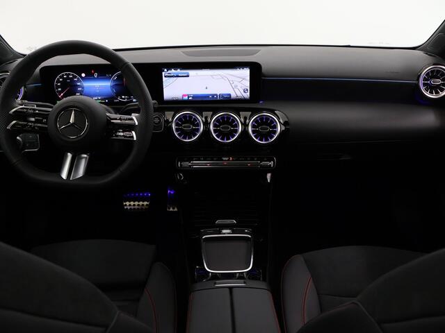 Mercedes-Benz A-KLASSE 250 e Limousine AMG Line Panoramadak | 19" AMG Velgen | MULTIBEAM LED-koplampen | Night-pakket