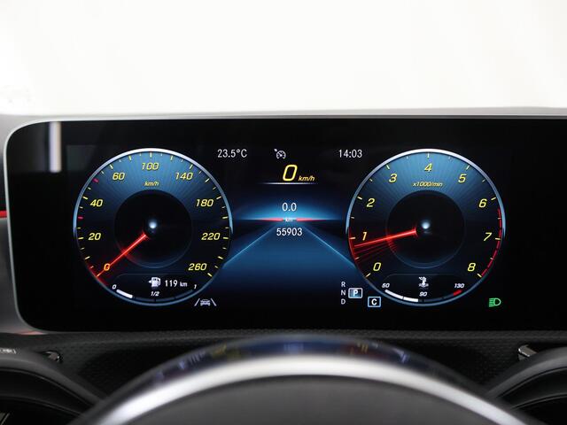 Mercedes-Benz A-KLASSE 180 Business Solution AMG | Panoramadak | Night | Keyless | Achteruitrijcamera | Multibeam Led | Apple carplay/Android auto | Sfeerverlichting | Advanced sound system