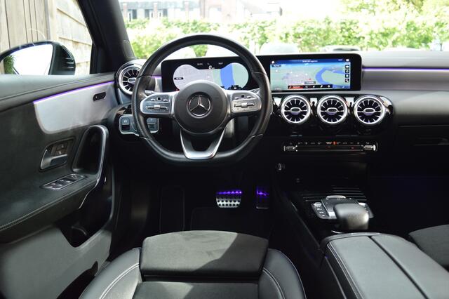 Mercedes-Benz A-KLASSE 250 e AMG Led Panorama Widescreen Sfeer Camera Night Augmented Pdc