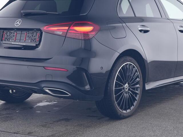 Mercedes-Benz A-KLASSE 250 e AMG Face Lift Plug-In Hybride AMG Line Advanced Plus | Night Pakket | Trekhaak Sfeerverlichting | Stuur en Stoelverwarming. Inclusief 24 maanden MB Certified garantie voor Europa.