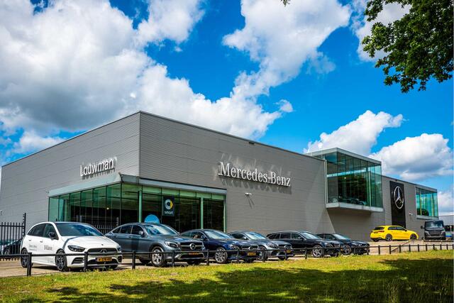 Mercedes-Benz A-KLASSE 250 e AMG Face Lift Plug-In Hybride AMG Line Advanced Plus | Night Pakket | Trekhaak Sfeerverlichting | Stuur en Stoelverwarming. Inclusief 24 maanden MB Certified garantie voor Europa.